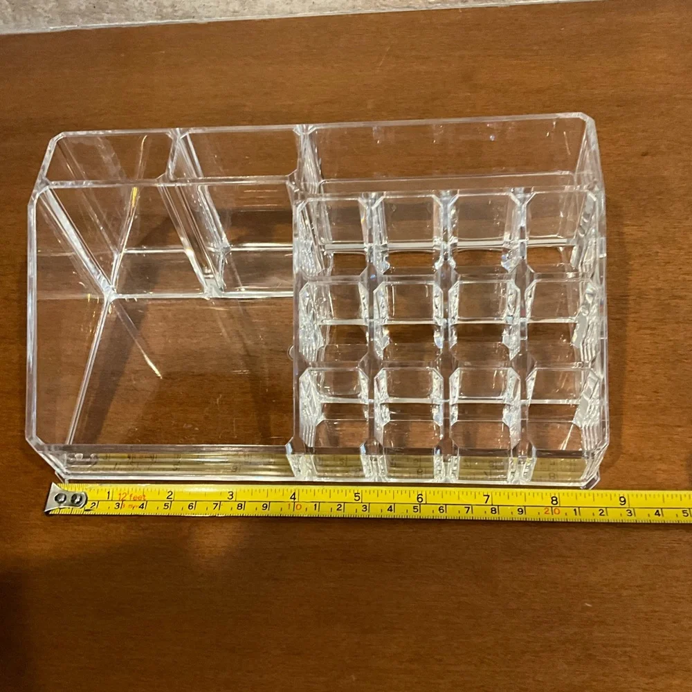 Small Makeup Organizer⭐️5/$25⭐️